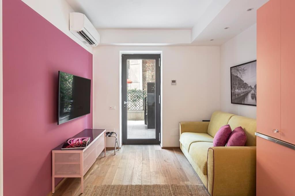 Amazing Apartment In Duomo Milan Exterior photo