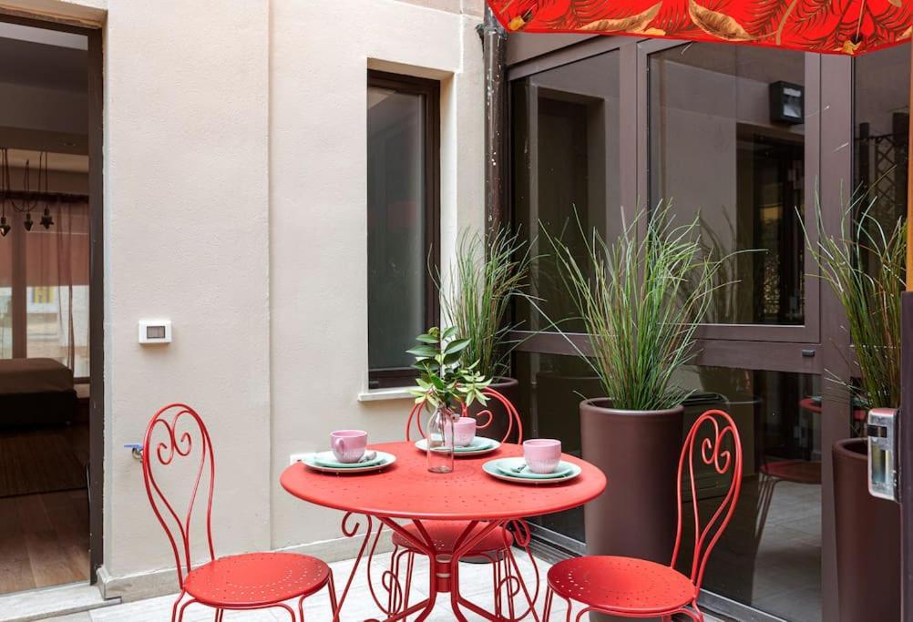 Amazing Apartment In Duomo Milan Exterior photo